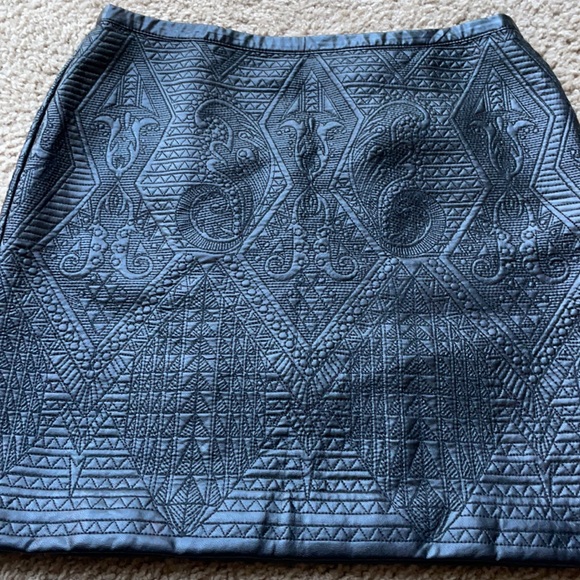 Chelasea & Violet faux leather embossed mini skirt - Picture 2 of 9